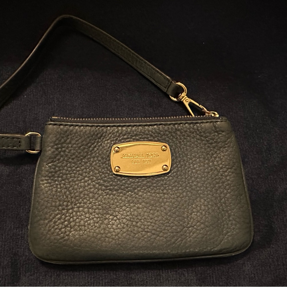Michael kors leather wristlet